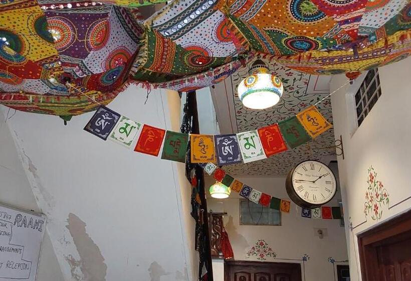 Raahi Backpacker S Hostel