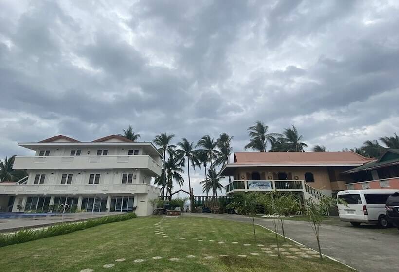 Shoreland Beach Resort By Cocotel