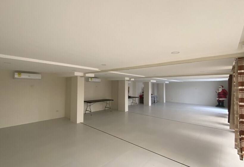 Shoreland Beach Resort By Cocotel