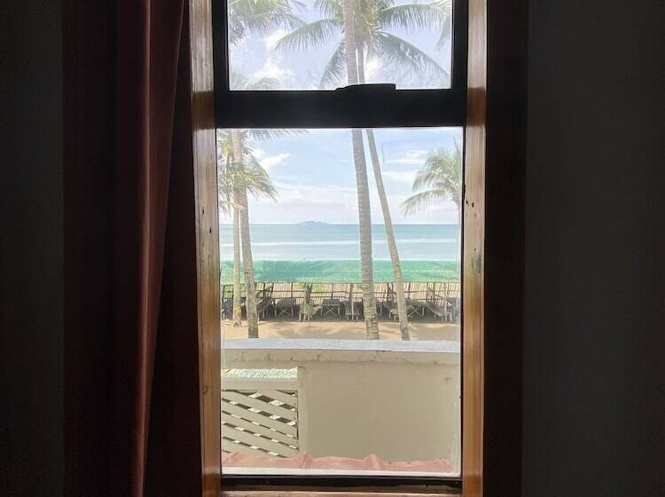 Shoreland Beach Resort By Cocotel