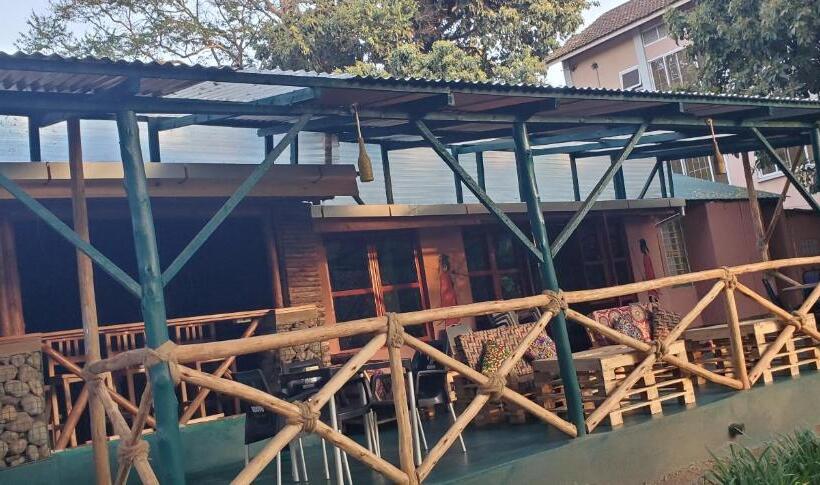 هاستل Kizumba House