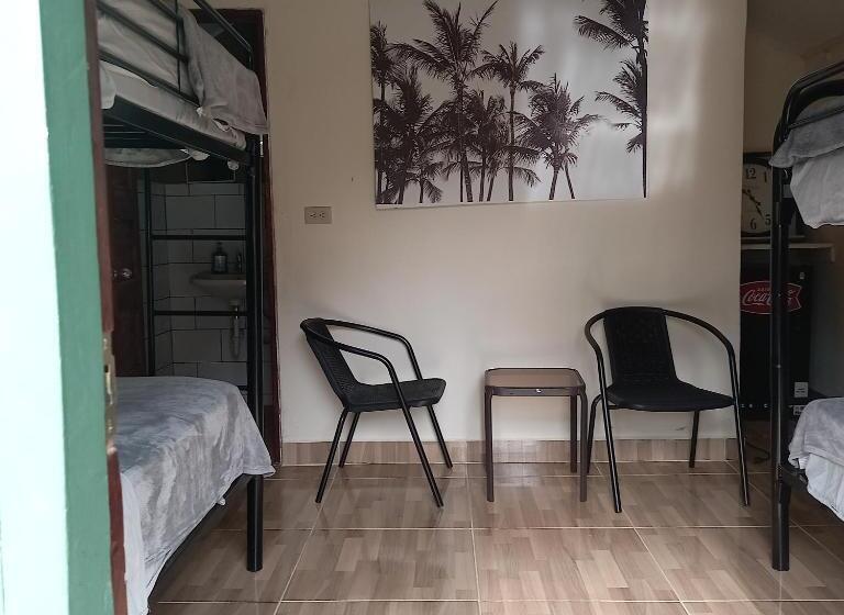 호스텔 Los Pinos De Torio