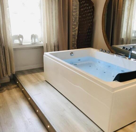 مبيت وإفطار Buddha Beach Thoiry