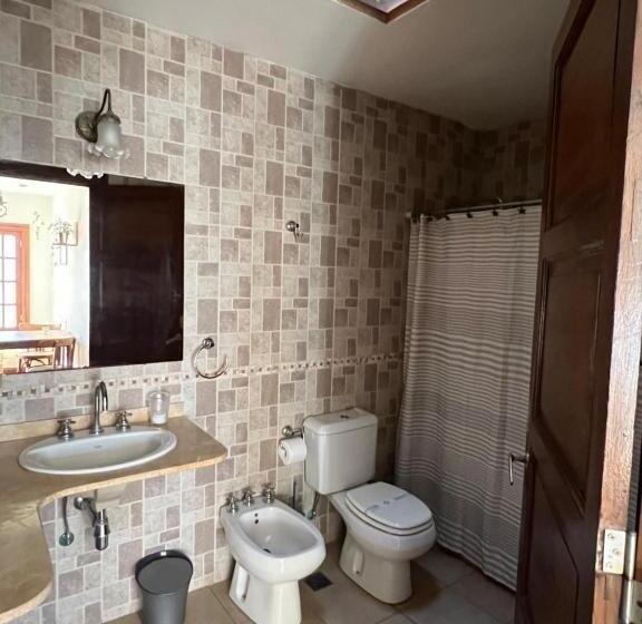 تختخواب و صبحانه La Yurta