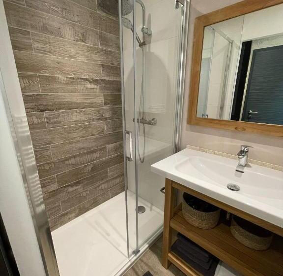 민박 Maison D Hôtes L Atelier Du Charmois