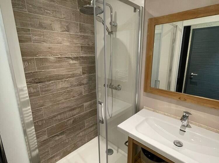 민박 Maison D Hôtes L Atelier Du Charmois