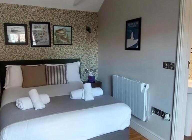 Bed and Breakfast The Three Swallows Cley