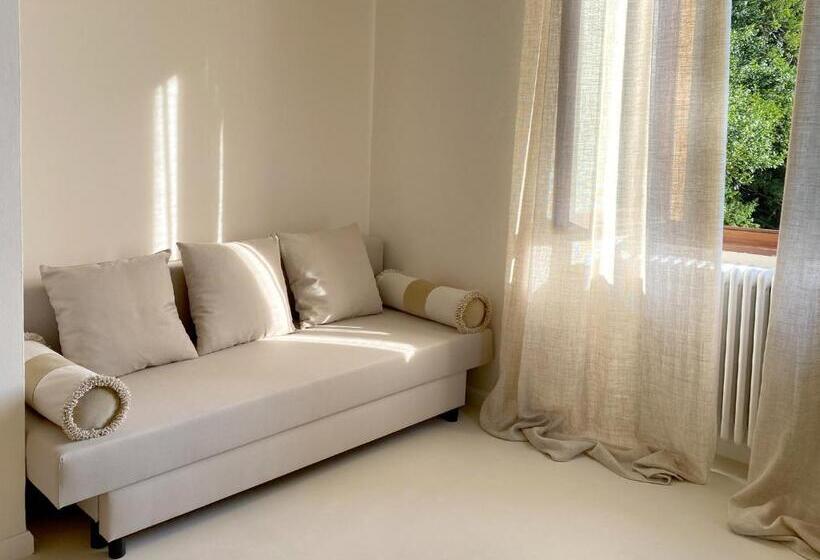 مبيت وإفطار Villa Lina