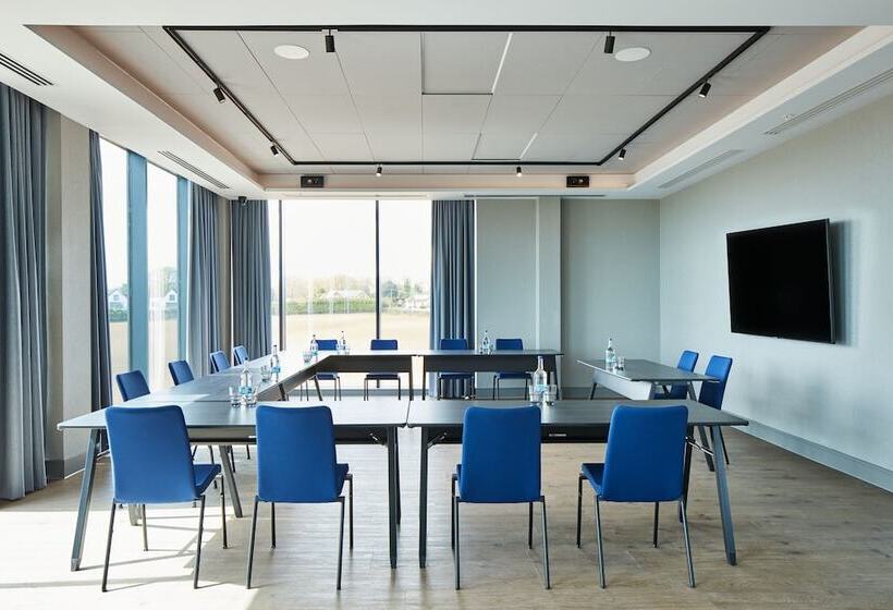 فندق Courtyard By Marriott Exeter Sandy Park