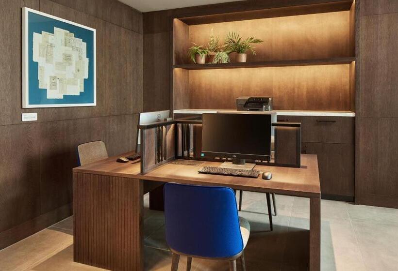 هتل Courtyard By Marriott Exeter Sandy Park