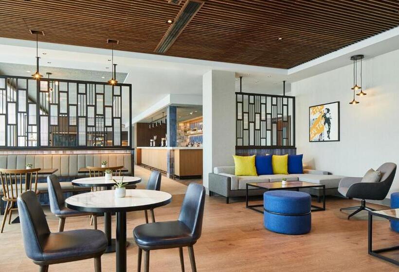 هتل Courtyard By Marriott Exeter Sandy Park