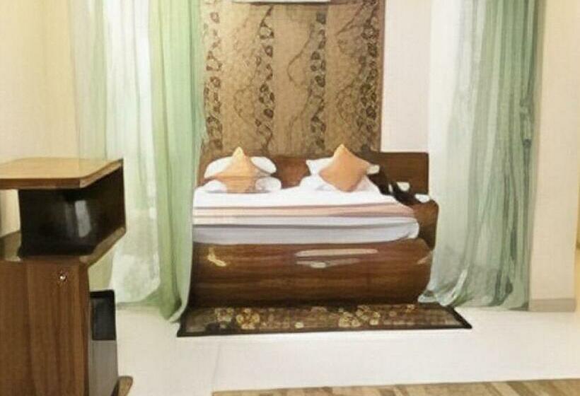 호텔 Kailash Inn By Wb Comfort