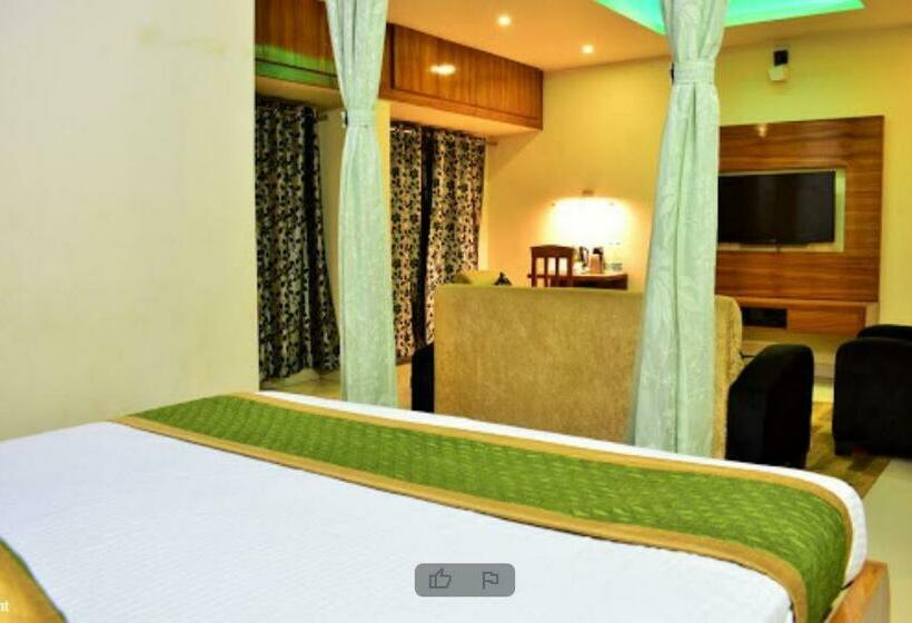 호텔 Kailash Inn By Wb Comfort