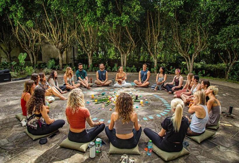 هتل Kantu Garden Lodge