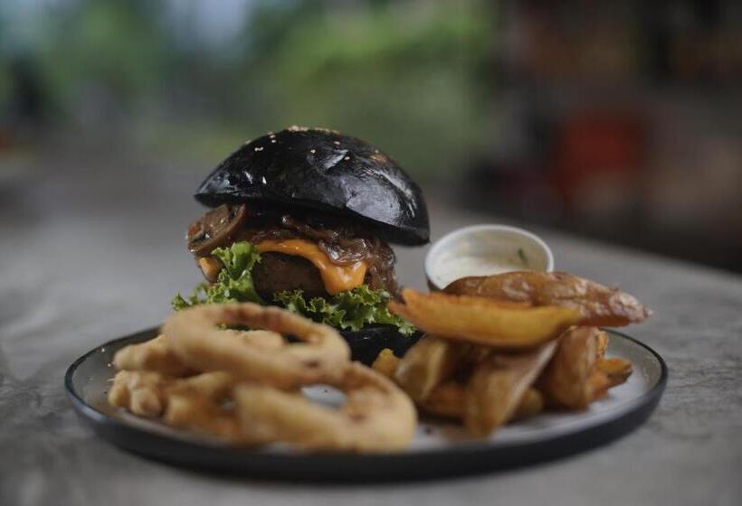 هتل Kantu Garden Lodge