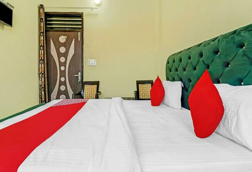 בית מלון כפרי Oyo 83506 Delhi Guest House