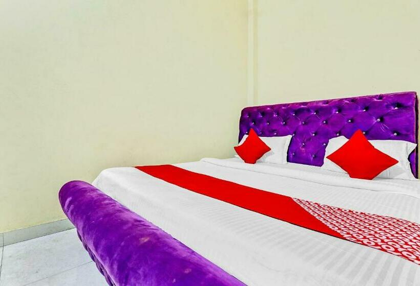 בית מלון כפרי Oyo 83506 Delhi Guest House