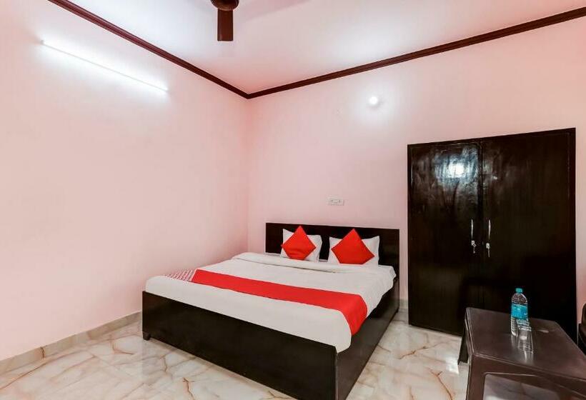 ホテル Spot On 84027 Balaji Hostel