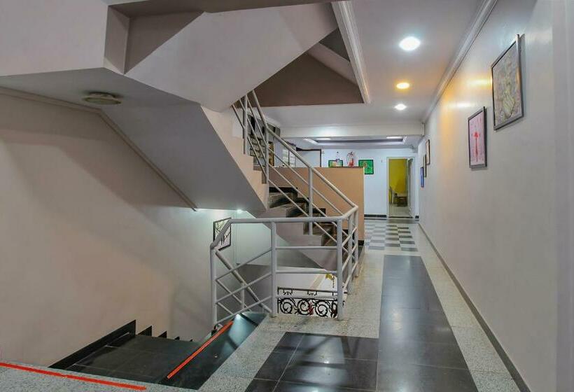 ホテル Oyo Flagship 83625 Avinash