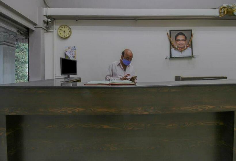 ホテル Oyo Flagship 83625 Avinash