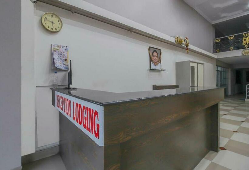 ホテル Oyo Flagship 83625 Avinash