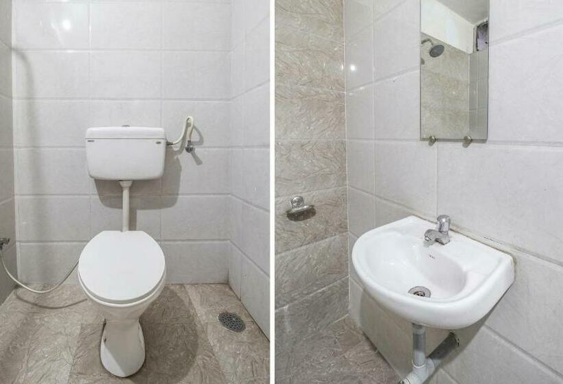 ホテル Oyo Flagship 83625 Avinash