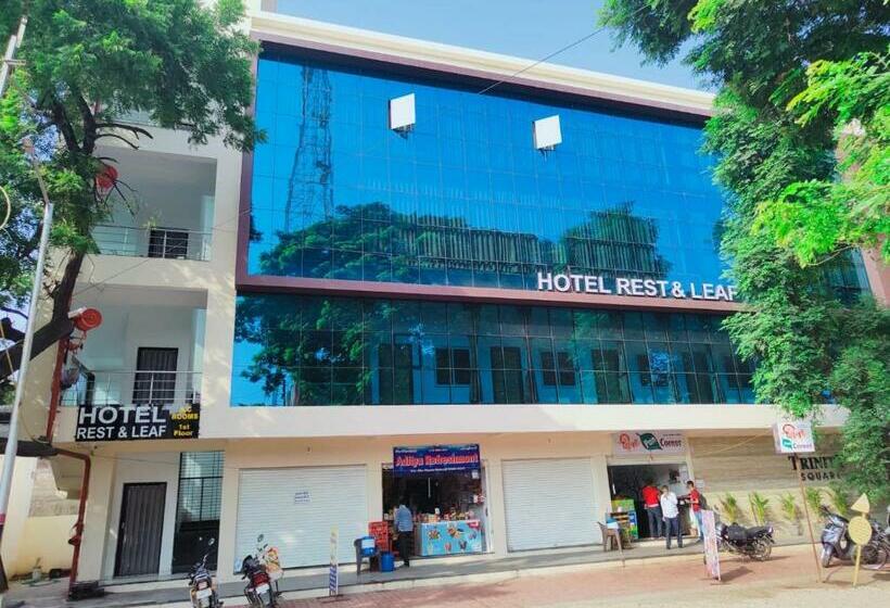 Hotel Rest And Leaf