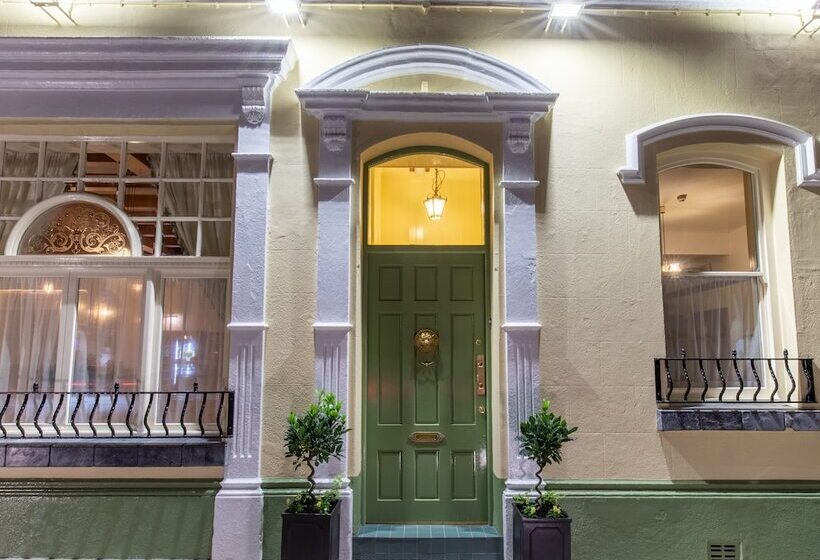 ホテル The Tiger Inn