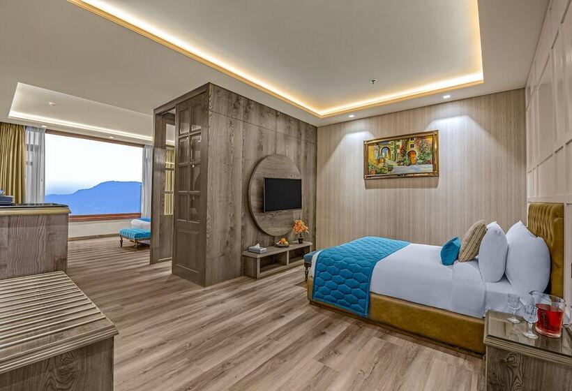 هتل Welcomheritage Elysium Resort & Spa