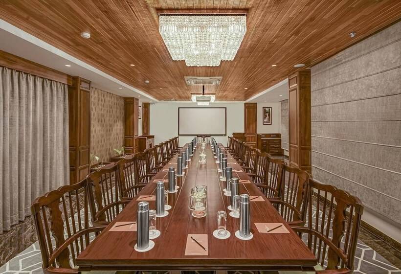 هتل Welcomheritage Elysium Resort & Spa