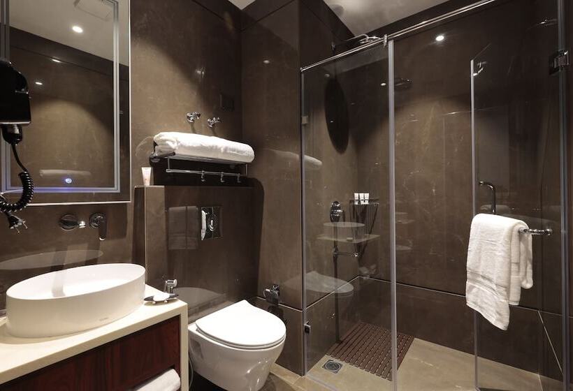 هتل Welcomheritage Elysium Resort & Spa