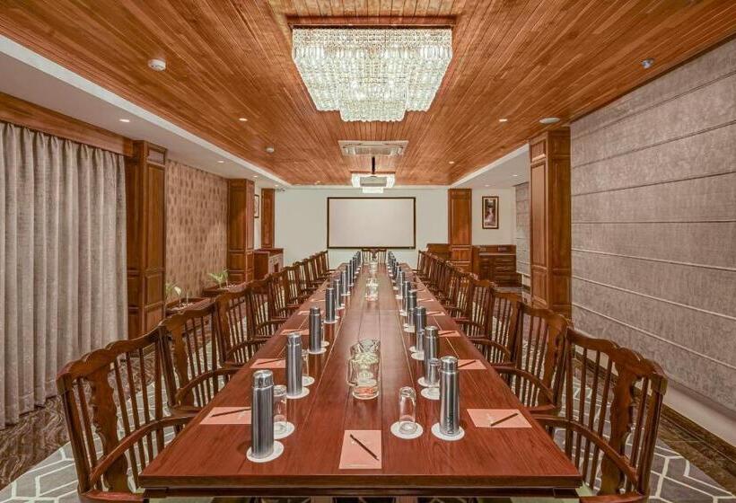 هتل Welcomheritage Elysium Resort & Spa