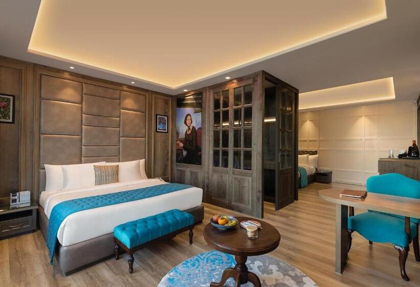 هتل Welcomheritage Elysium Resort & Spa