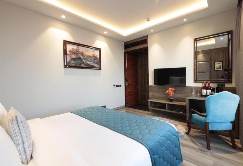 هتل Welcomheritage Elysium Resort & Spa