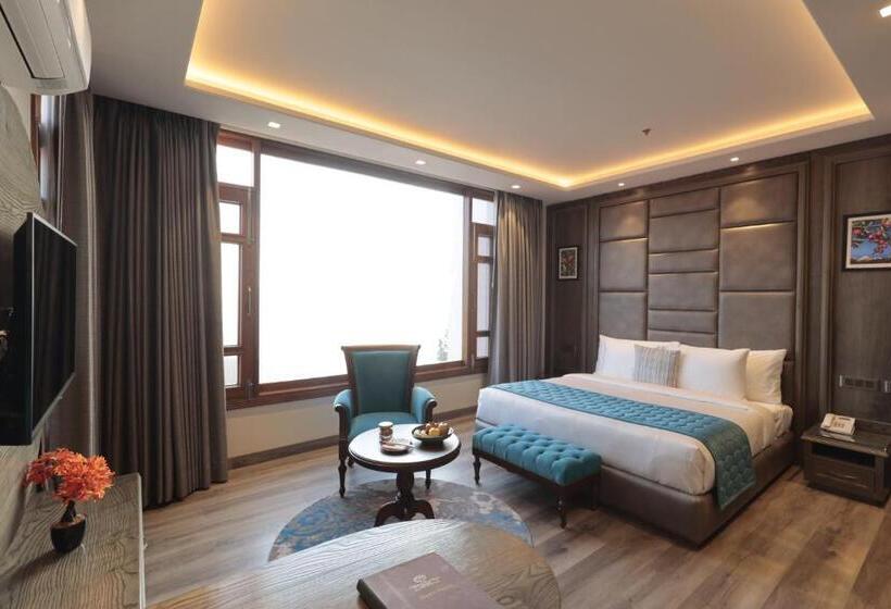 هتل Welcomheritage Elysium Resort & Spa