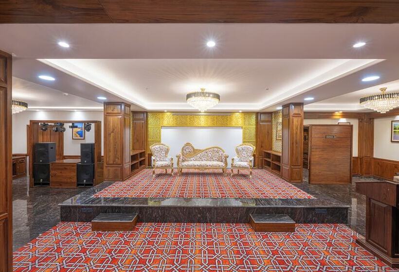 هتل Welcomheritage Elysium Resort & Spa