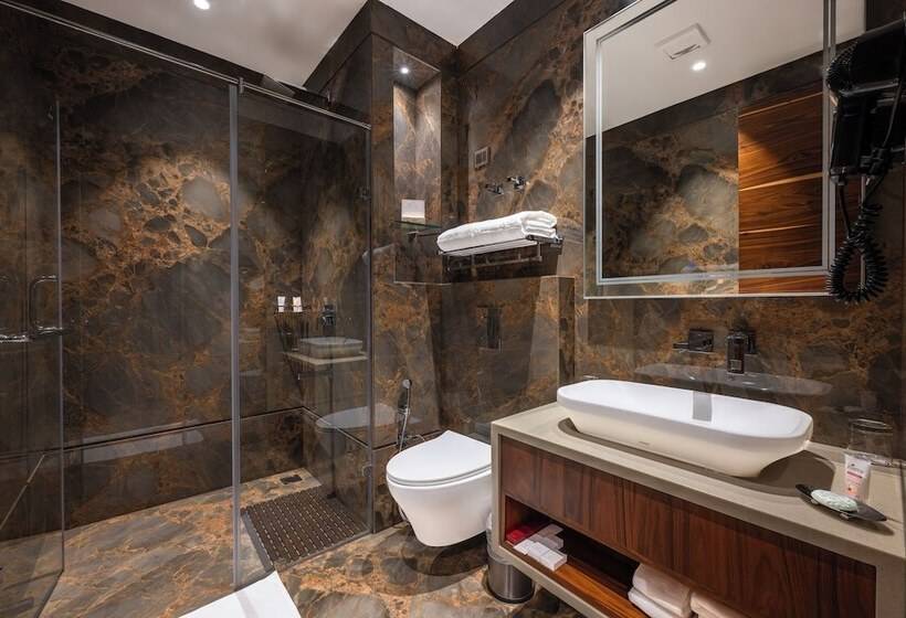 هتل Welcomheritage Elysium Resort & Spa