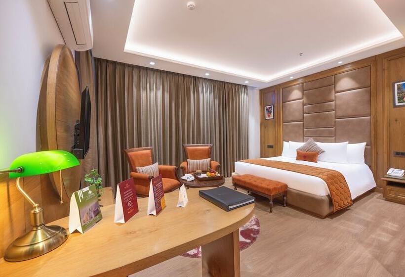 هتل Welcomheritage Elysium Resort & Spa