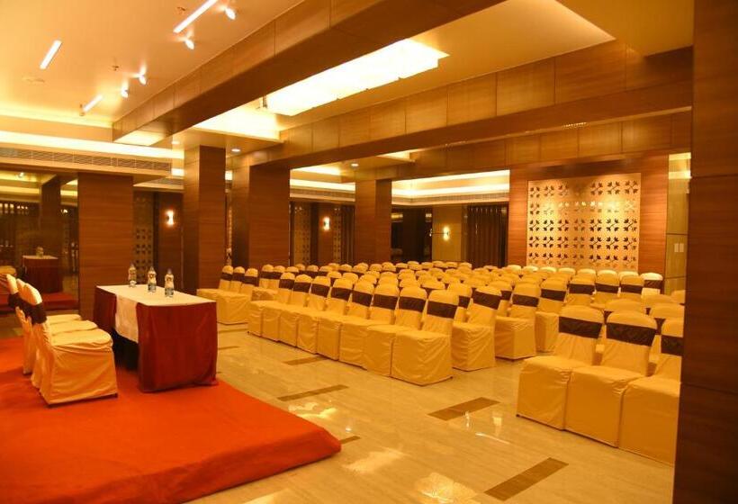 Zip By Spree Hotels Surabi International Vellore