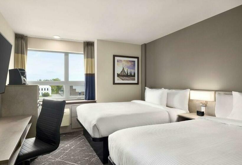 Microtel Inn & Suites Dorval Qc