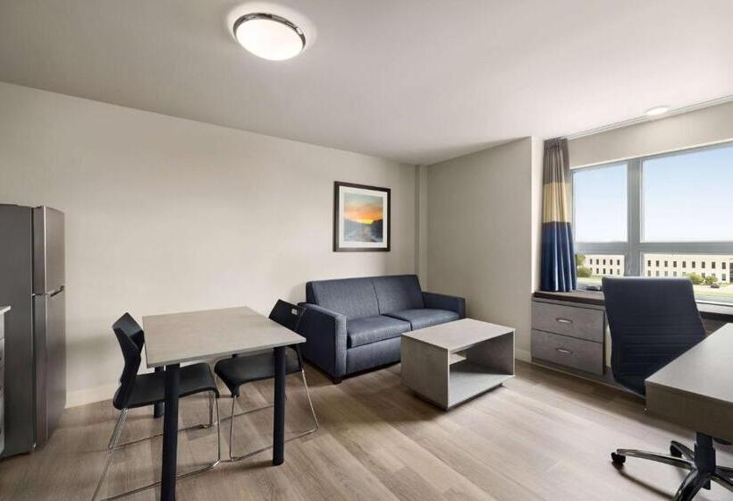 Microtel Inn & Suites Dorval Qc