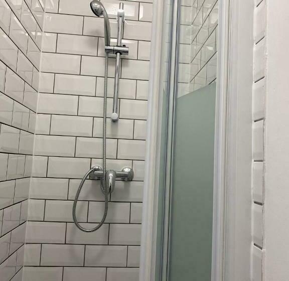 펜션 Converted Guest House For Short Term Stays