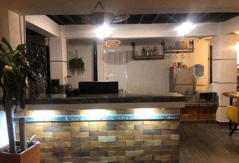 Пансион Hostal Bon Hábitat