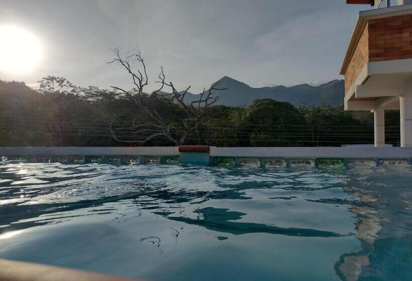 Пансион Hostal Bon Hábitat