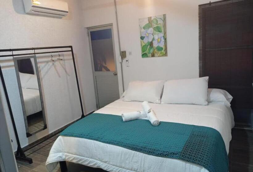 פנסיון Hostal Bon Hábitat