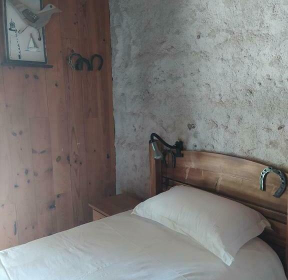 بنسيون Le Saloon