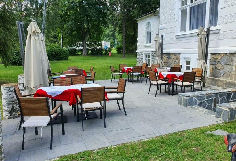 بنسيون Parkhotel Vrbno