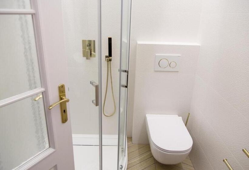 פנסיון Parkhotel Vrbno