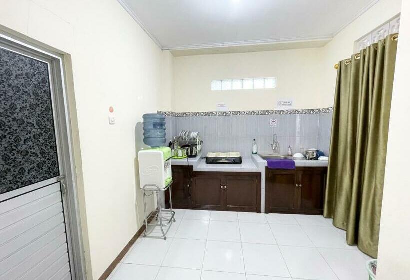 Пансион Rumah Umi Awr