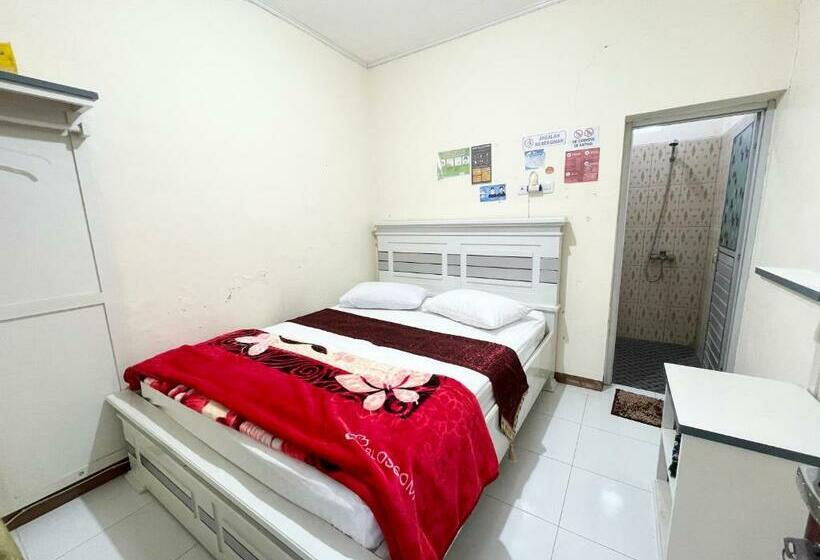 Пансион Rumah Umi Awr